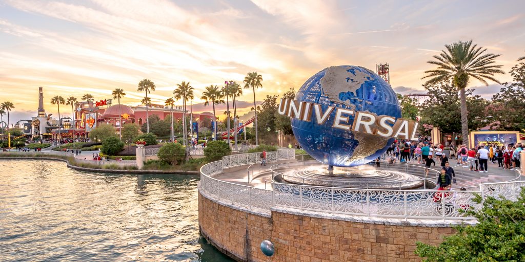 how to get from downtown disney to universal studios